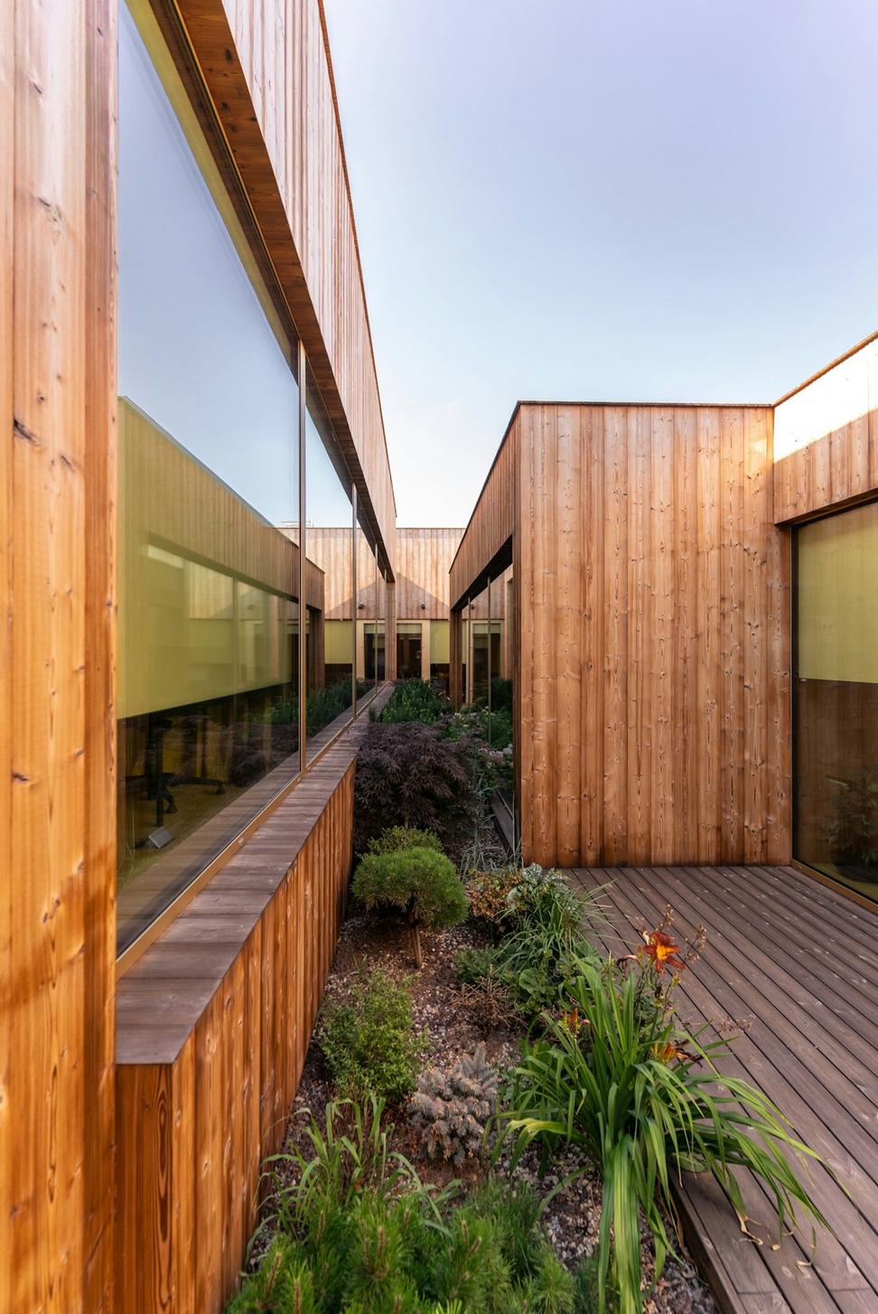 Commercial architecture